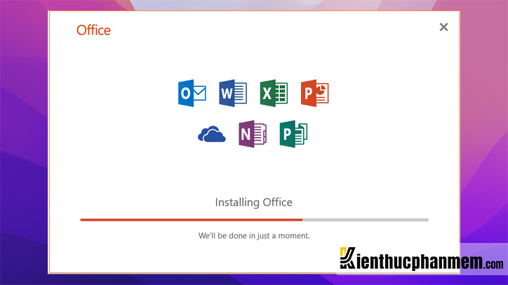 Chờ vài phút để bộ Office được cài đặt trên máy tính của bạn