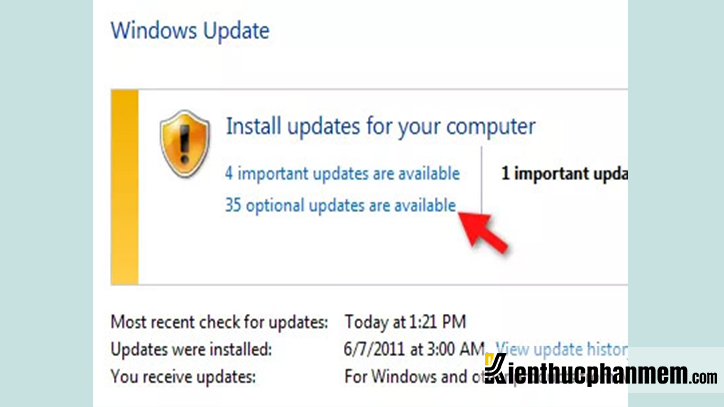 Click vào liên kết “…optional updates are available” trong cửa sổ Windows Update Win 7