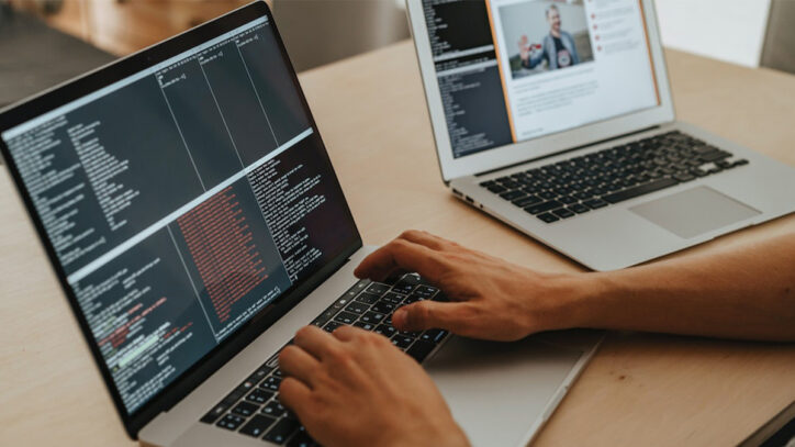 Lập trình viên và kỹ sư phần mềm